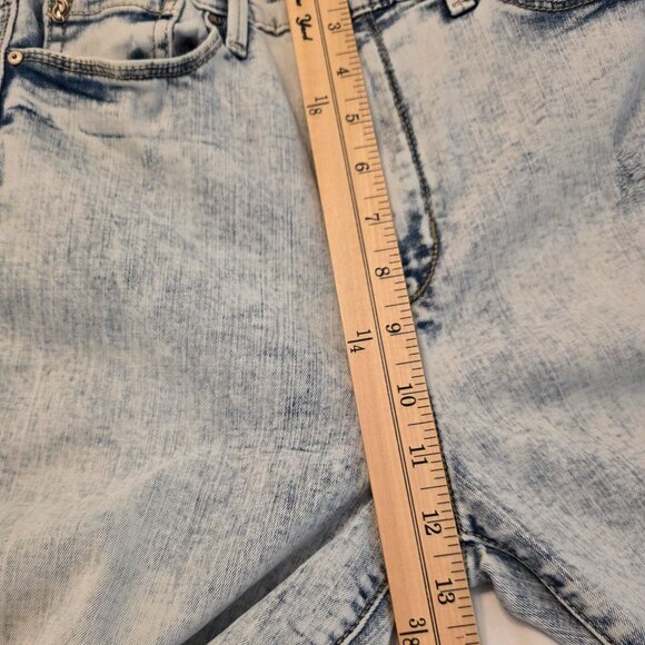 Levi's Denizen Mom Jeans, size 7, inseam is 25". - Picture 9 of 12